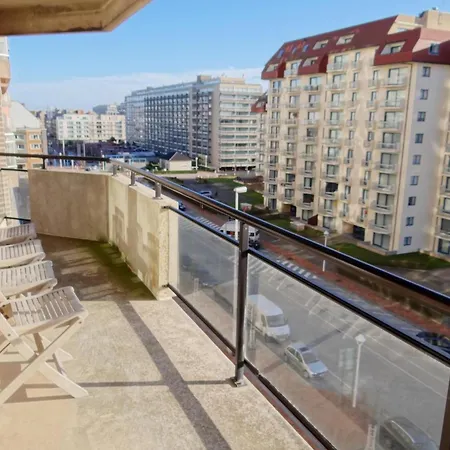 Attic In By The Sea Daire Nieuwpoort